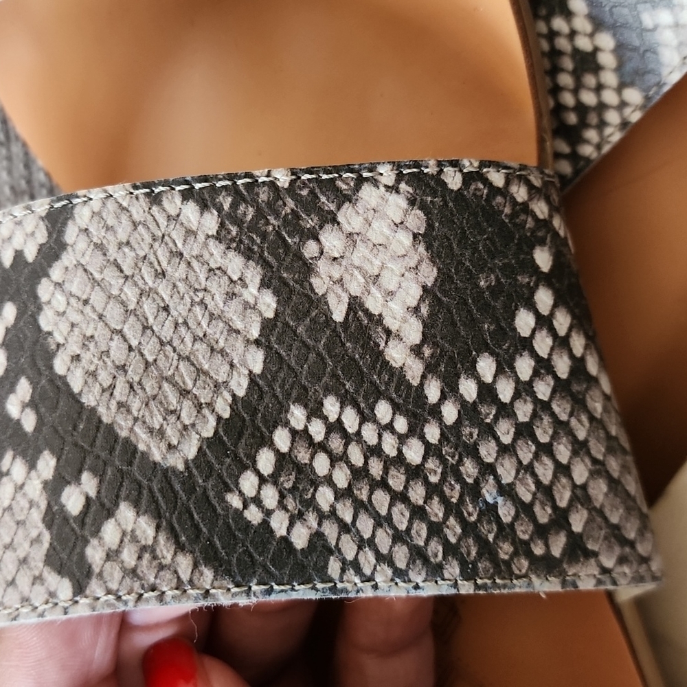 DV by Dolce Vita, used only tried on, not worn outside. - Picture 8 of 8